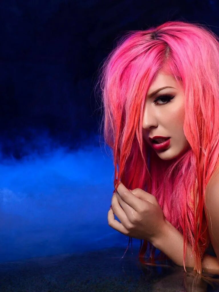 Гг с розовыми волосами. Розовые волосы. Тёлка с розовыми волосами. Вебкам модель с розовыми волосами. Веселая девушка розовые волосы.