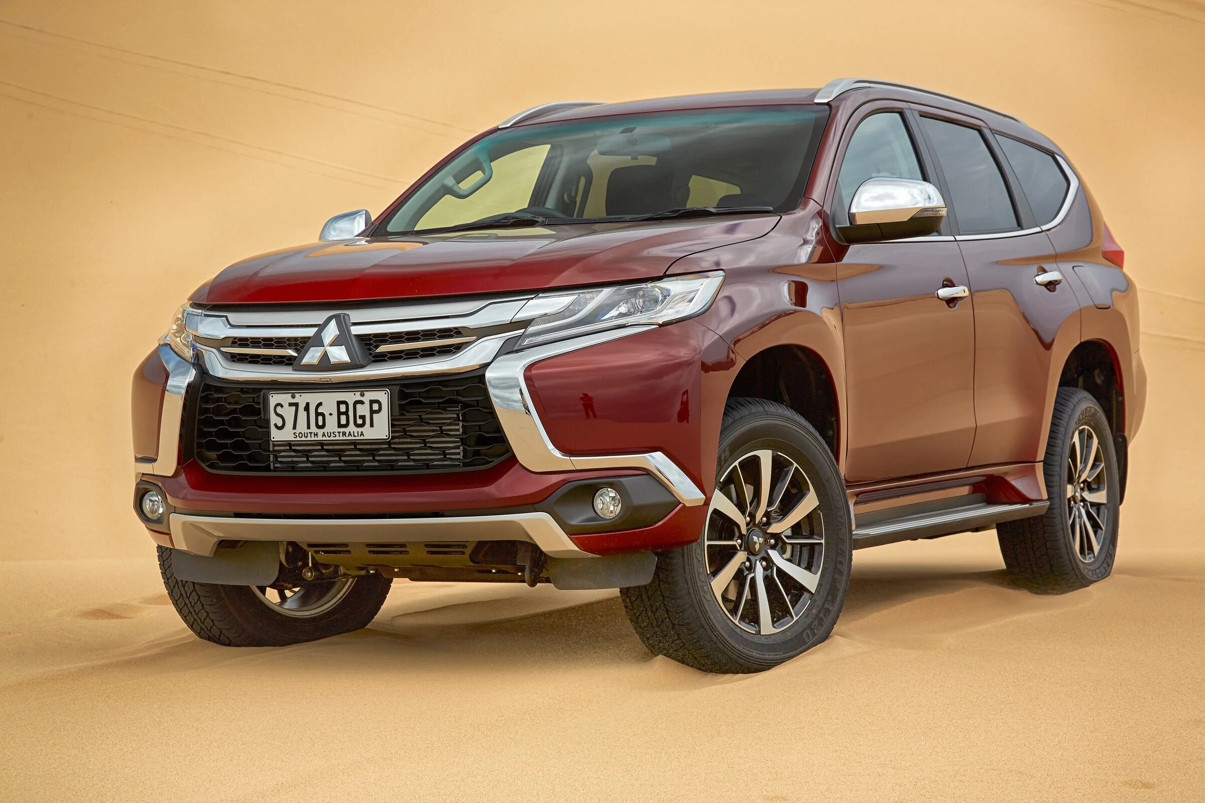 Mitsubishi pajero 2016. Mitsubishi Pajero Sport 2016. Mitsubishi Pajero Sport 2017. Митсубиши Паджеро спорт 2016. Pajero Sport 2016.