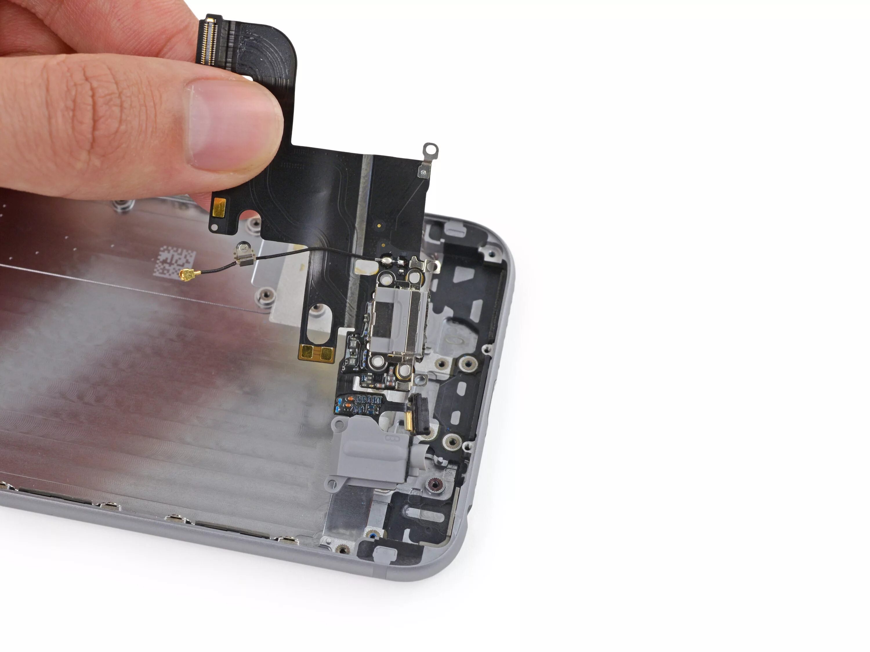 Прочистка динамика iphone звуком. Iphone 6 IFIXIT. Iphone 6s микрофон. Разговорный микрофон iphone 6s. Замена микрофона айфон 6 s +.