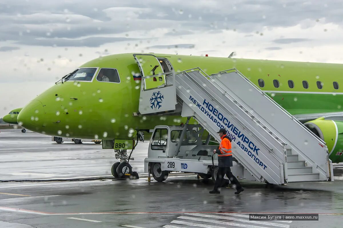 Эмбраер 170 s7. Самолет Embraer s7. Бразильский самолет Эмбраер s7. S7 самолеты авиакомпании Эмбраер 170. Embraer 170 s7