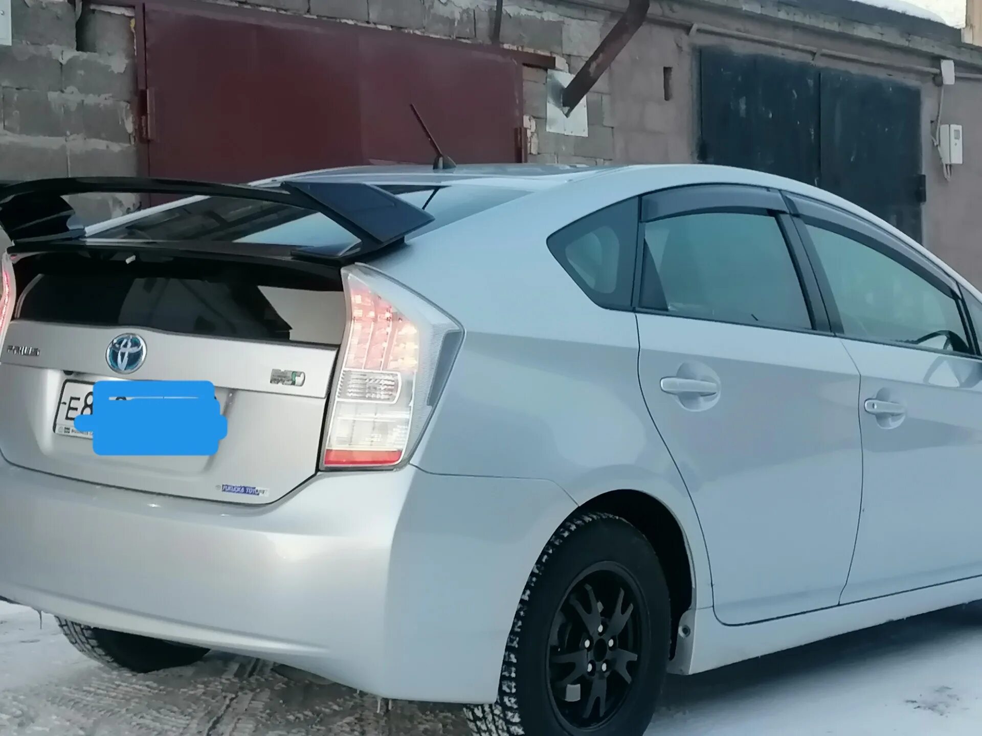 Prius 30 купить. Toyota Prius 1.8. Приус 51 кузов. Спойлер Приус 30. Спойлер Тойота Приус 30.