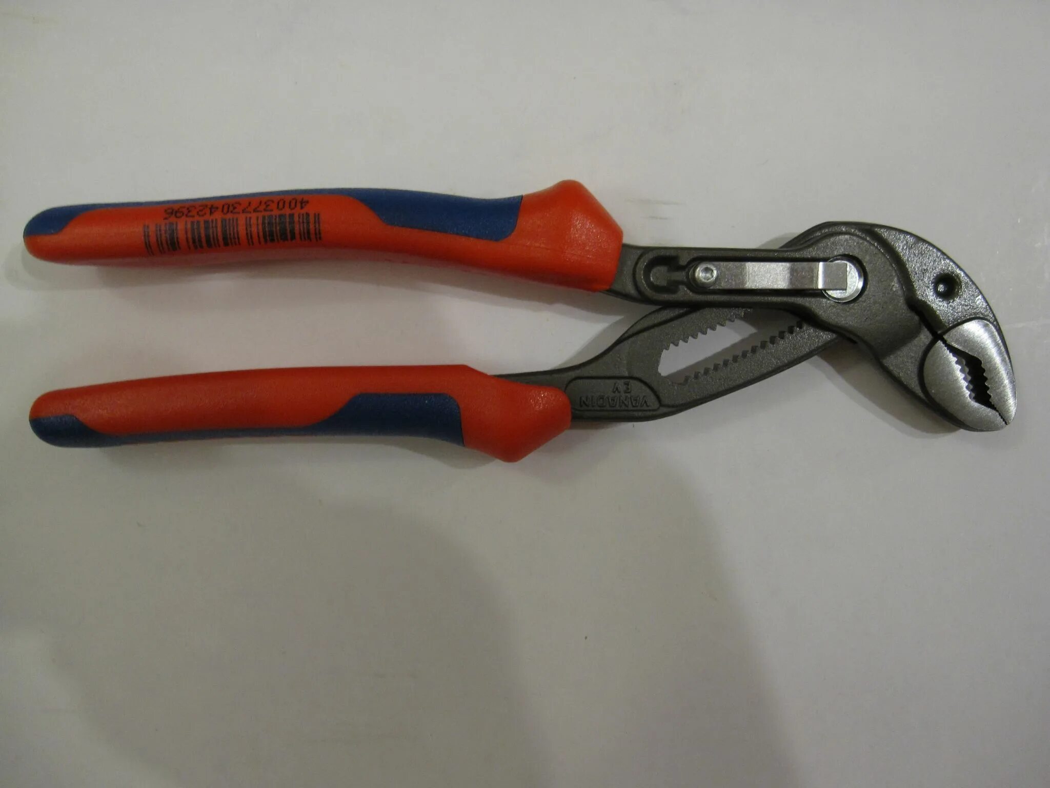 Клещи knipex cobra. Knipex Cobra 180. Knipex 8702180. Переставные клещи Книпекс 180. Knipex Cobra 87.