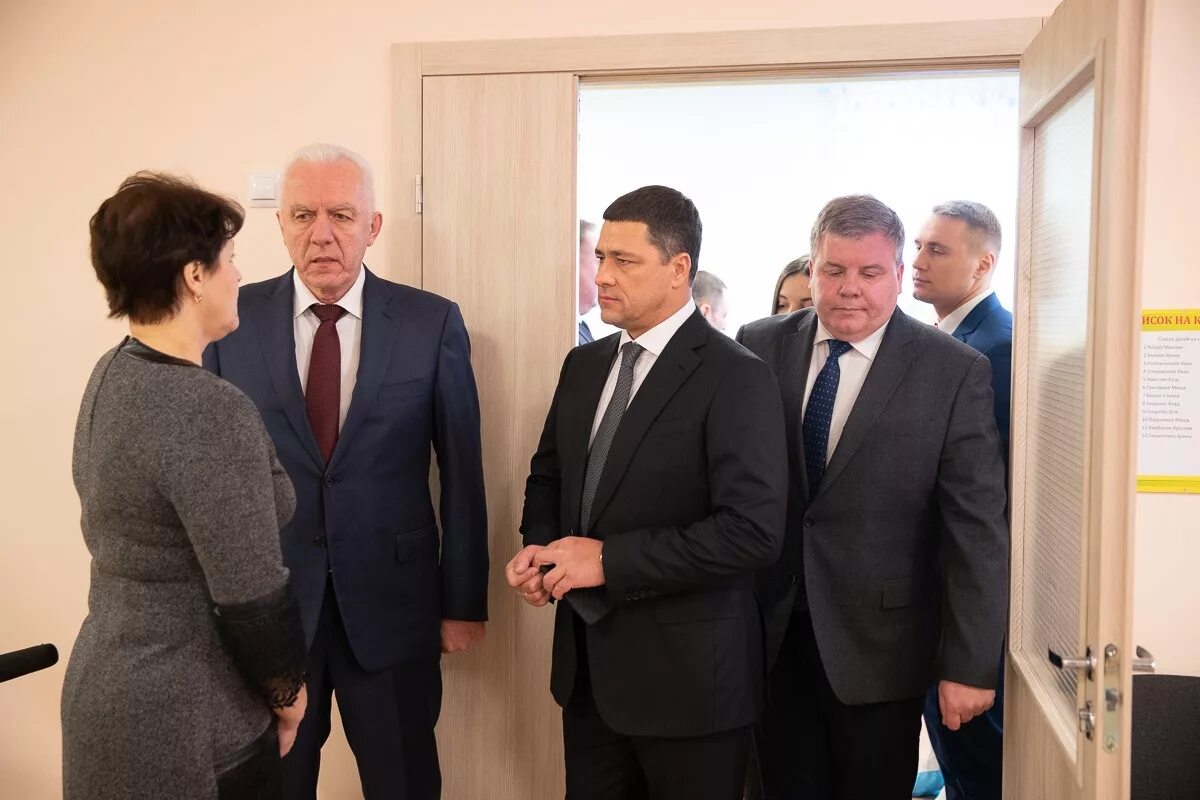 Гуцан сзфо. Александр гуцан полпред. гуцан полпред в сзфо. гуцан а.в полномочный представитель президента. полпред сзфо здание.