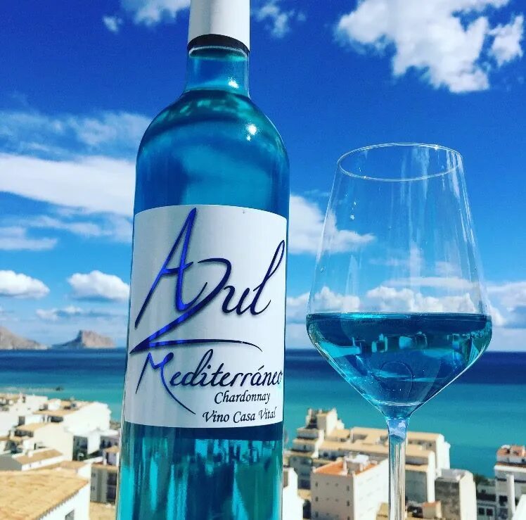 Mediterranean Blue вино. Вино Азул мухер. Блу Блу вино. Синее вино. Голубое вино купить
