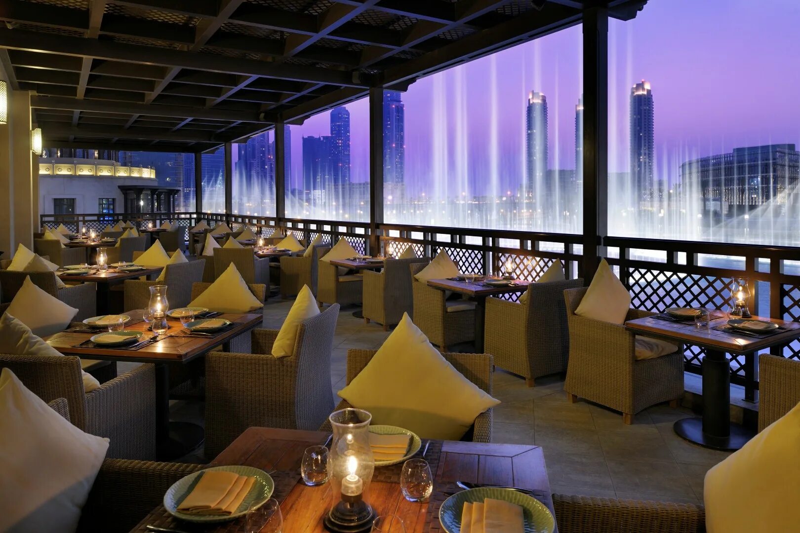 Ресторан с видом дубай. Bice mare в Дубае. Bice mare Restaurant Dubai. Thiptara ресторан в Дубай. Ресторан в Бурдж Халифа в Дубае.