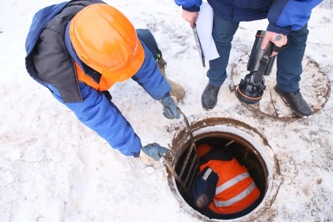 Информация водоканала на сегодня. Водоканал. Водоканал трубы. Росводоканал незаконные врезки. Водоканал Ижевск.