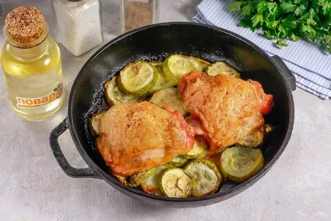 Курица запеченная с кабачками в духовке