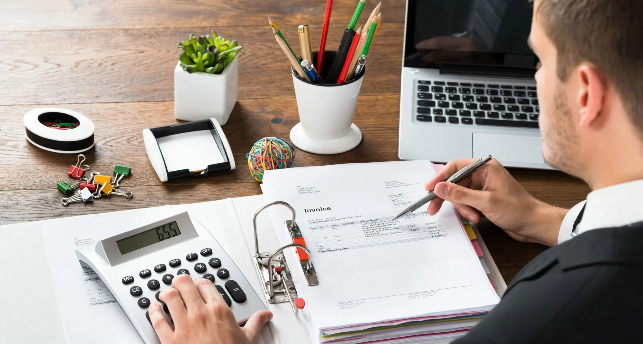 Секретарь делопроизводитель. Девушка менеджер. Сотрудник банка. Бухгалтер 5. Профессия бухгалтер описание.