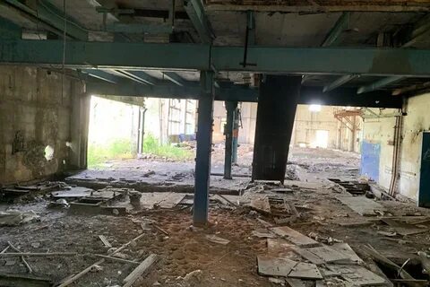 Купил заброшенный склад на аукционе