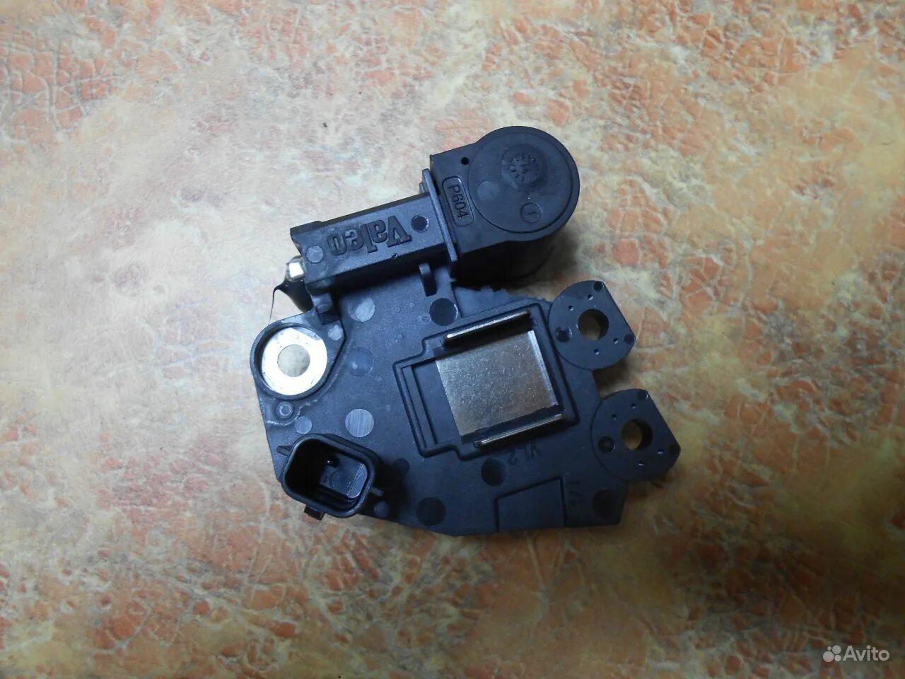 Регулятор напряжения рено меган 2 валео. Valeo p604 регулятор напряжения. Регулятор генератора рено меган 2. Регулятор напряжения рено кангу 2. Реле регулятор valeo меган 2.