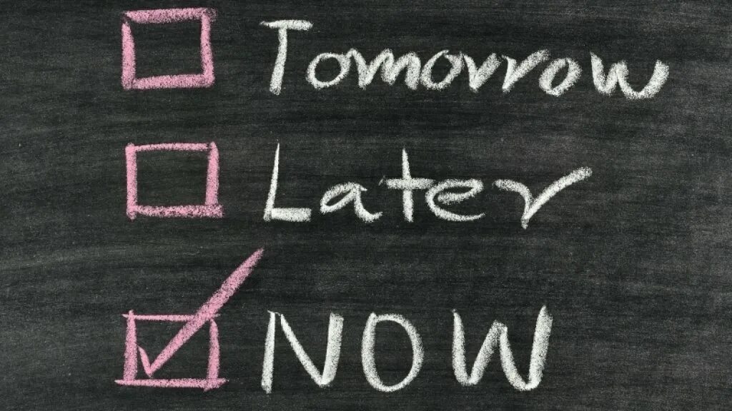Do you start. Старт картинка. stop dreaming start doing. stop thinking start doing. start doing or start to do.