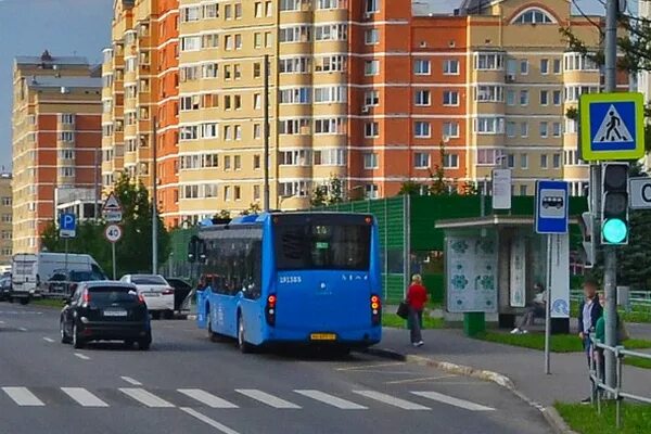 Пенсионный фонд зеленоград 1641. Остановка пенсионный фонд. Зеленоград остановка. Остановка пенсионный фонд Щелково. Улица с автобусной остановкой.