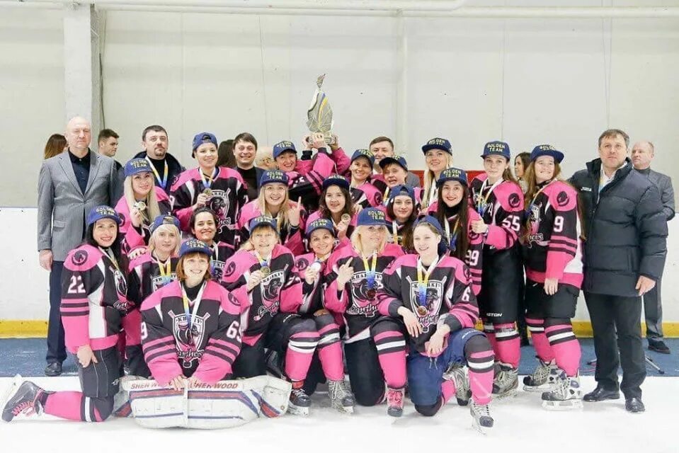 женский хоккейный клуб. агидель жхл. женская команда скиф нижний новгород. черная фурия хоккейная команда. хоккейная команда розовые пантеры.