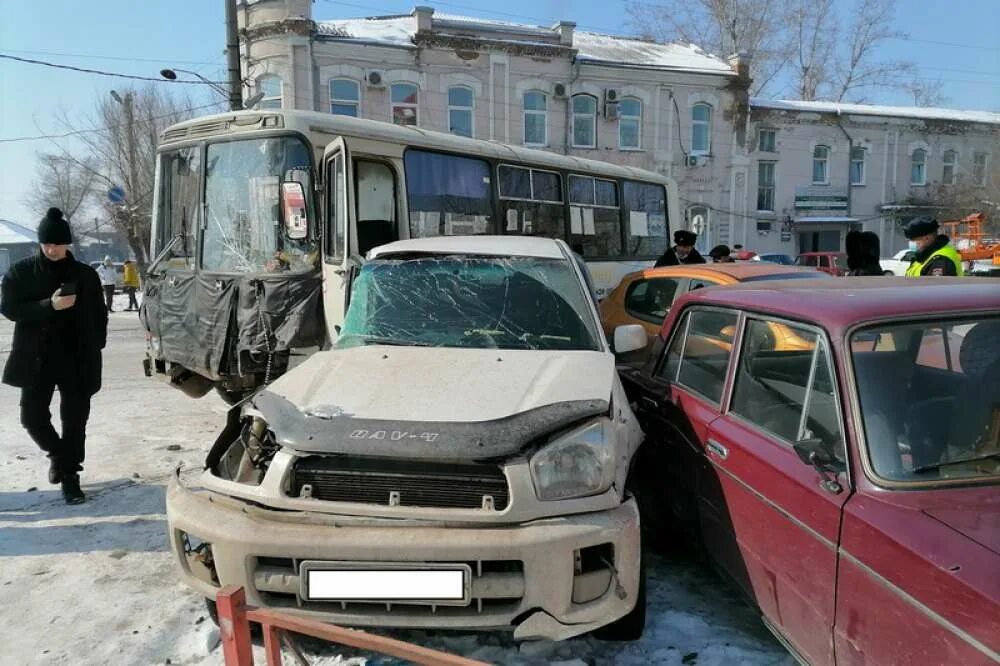 Новости минусинска происшествия. Происшествия в Минусинске. Машина авария Минусинск.