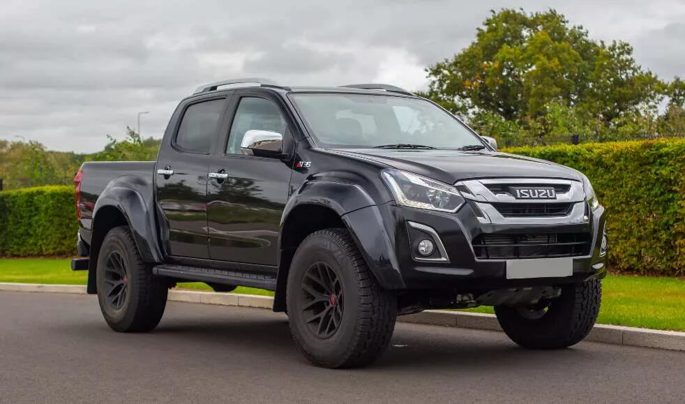 Исузу арктик трак. Isuzu d-max arctic trucks at35. isuzu d-max at35. isuzu d-max arctic trucks 2025. исузу д макс 2025 арктик трак.