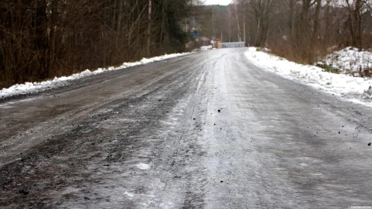 Гололед. Гололедица на дорогах. Гололед фото. Гололед в деревне. Гололед в деревне.