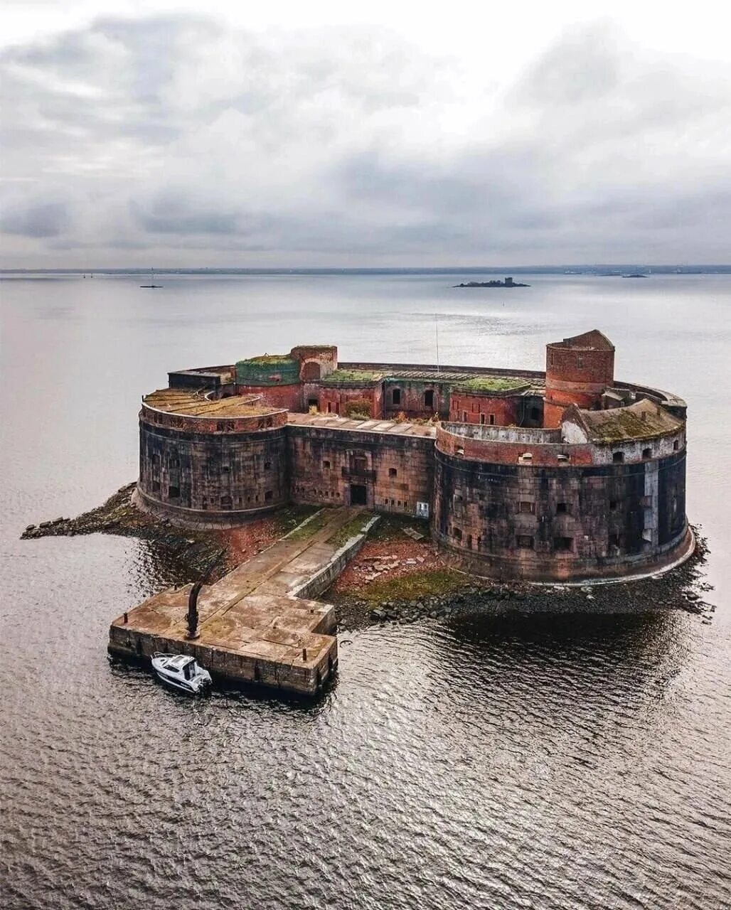 форт император александр 1 в кронштадте. чумной форт в кронштадте. фортов в кронштадте. форт кроншлот в кронштадте. форт боярд кронштадт.