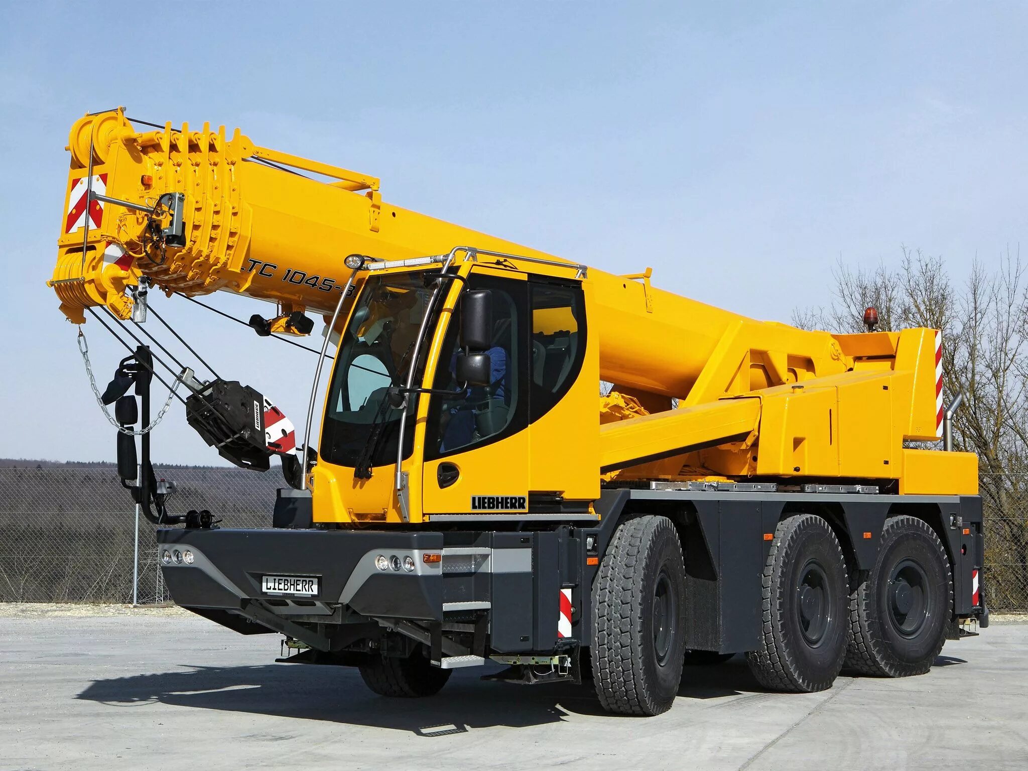 Liebherr LTC 1045-3.1. Автокран Liebherr LTC 1045-3.. Liebherr LTC 1055-3.1. Кран Либхер 25 тонн.