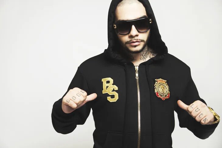 Блэк стар телефоны. Тимати. бренд тимати. blackstar тимати одежда. тимати в одежде блэк стар.