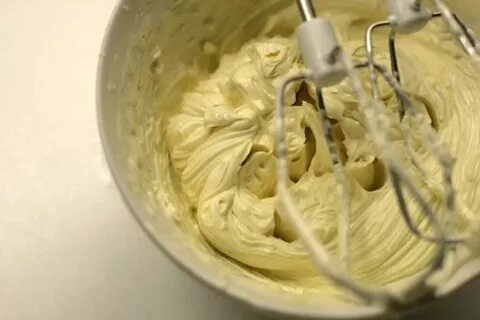 Масляный крем для украшения торта цветами