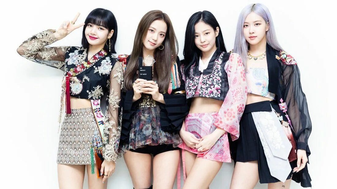 Группа blackpink 2019. Группа блэк пинк. Группа blackpink 2019. Группа blackpink 2020. Кей поп блэкпинк.