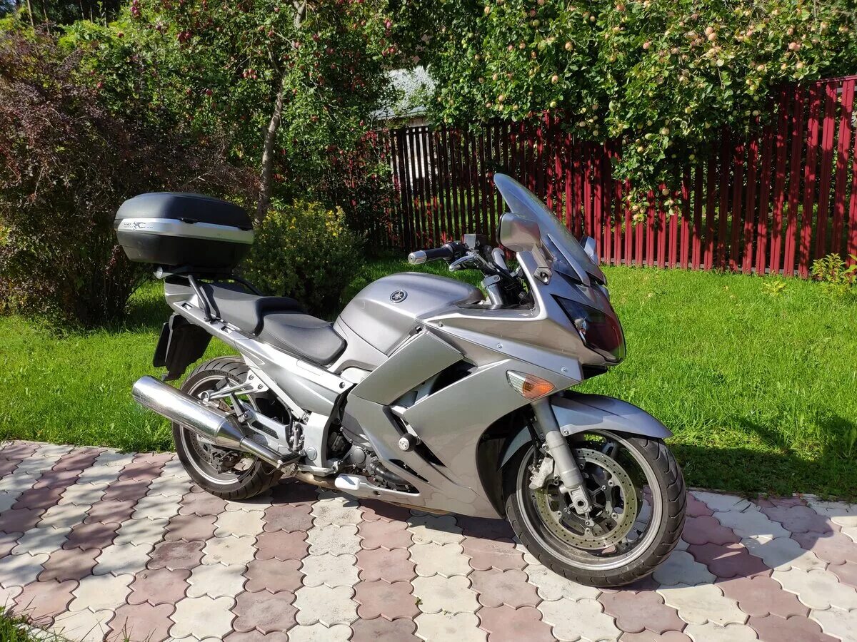 Yamaha fjr 1300 купить. Ямаха fgr1300. Yamaha FJR 1300 белый. Yamaha 1300. Yamaha фыжер 1300.