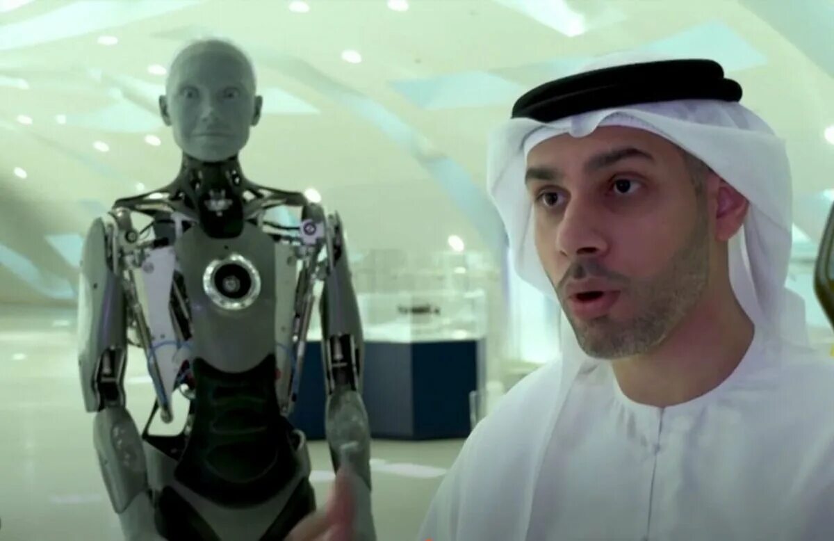 Билет будущего вход 2023. Музей будущего Дубай робот. Роботы будущего. Робот в музее будущего. Футуристические роботы.