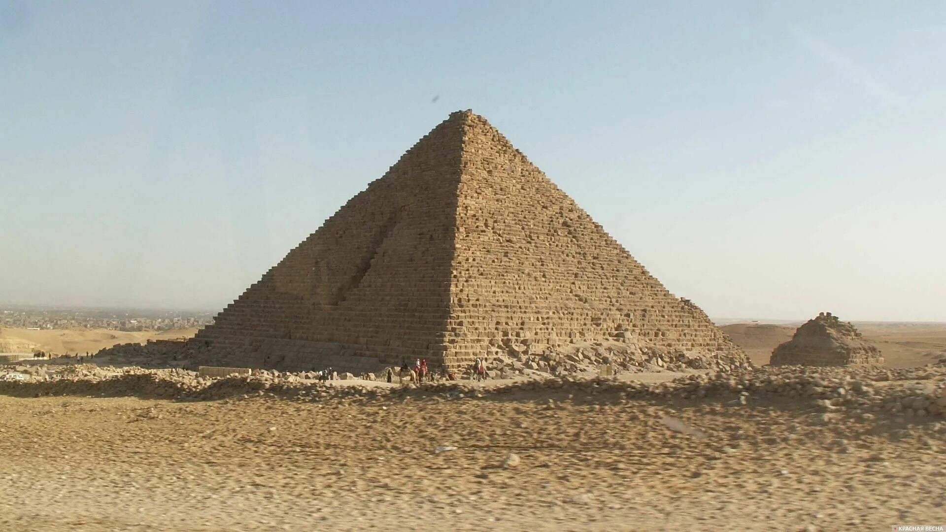 В какой стране находятся пирамиды. Пирамида Хуфу Египет. Возрождение пирамиды Хеопса. Пирамидион пирамиды Хефрена. Пирамида Хеопса Эстетика.