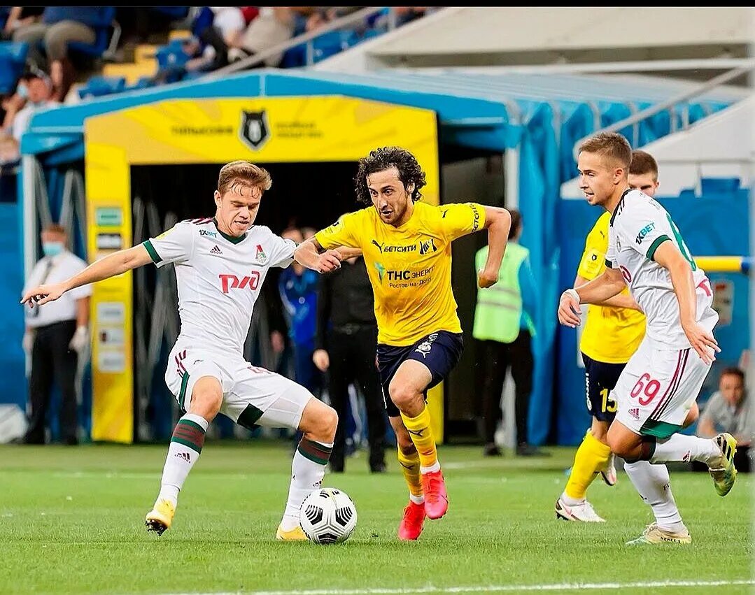 Ростов ахмат 18 октября 2020. Футбольная команда ростов на дону. Фк ростов 2021 2022 команда. Почему ростов играет. Почему ростов играет.