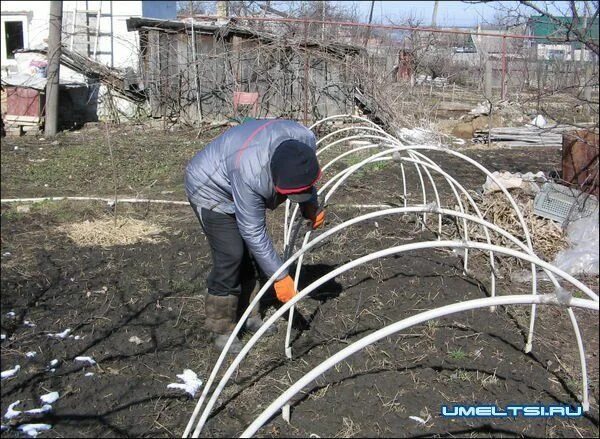 Крыша теплицы из трубы. Теплица из пластиковых труб. парник из пластиковых труб. теплица из пластиковой трубы. каркас парника из пластиковых труб.