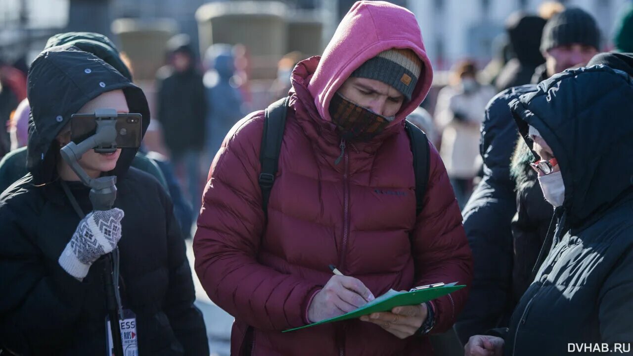 Митинги за Фургала. Митинг за Фургала в Комсомольске. Хабаровск зима люди. Протесты за Фургала 2022. Собрать митинг
