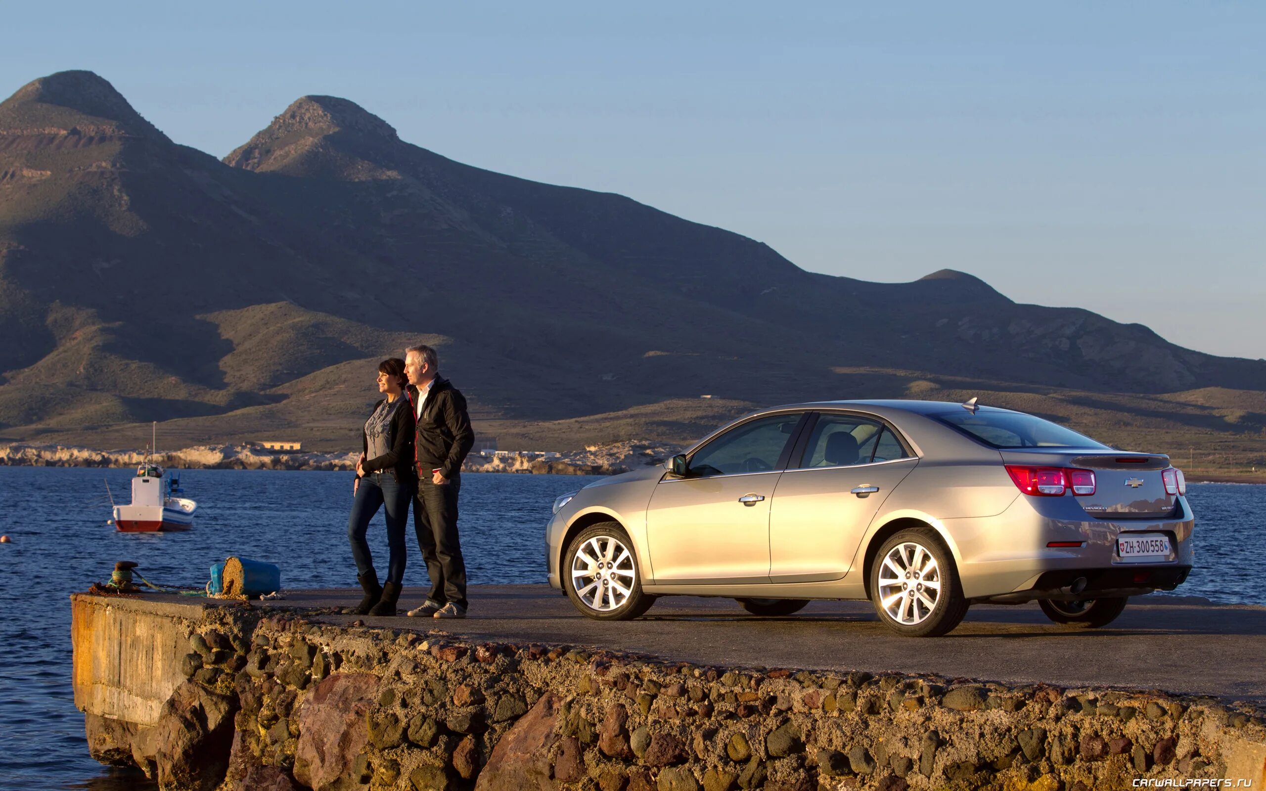 Шевроле авео хэтчбек 2014. Malibu 1. Chevrolet malibu фото 2012. Конкуренты шевроле. Шевроле авео 1 6 механика хэтчбек.