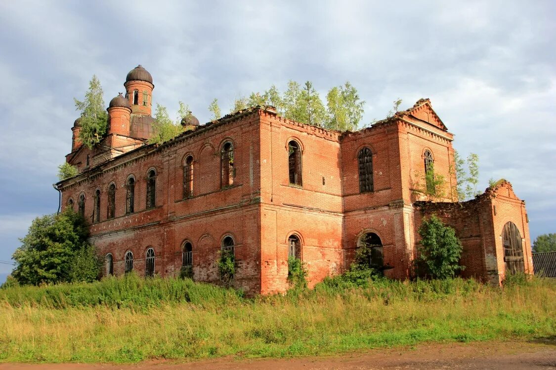 Церковь Николая Чудотворца Черновское Шабалинский. Село Черновское Шабалинского района Церковь. Черновское Кировская область Шабалинский район. Село Черновское Шабалинского района Кировской области.