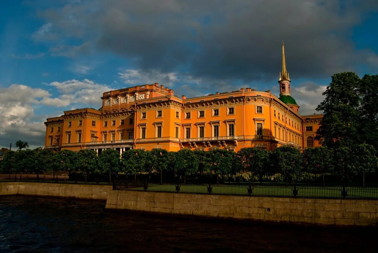 Михайловский замок баженов. Михайловский инженерный дворец в санкт-петербурге. Михайловский замок в санкт-петербурге. Инженерный дворец санкт петербург. Михайловский замок баженов.