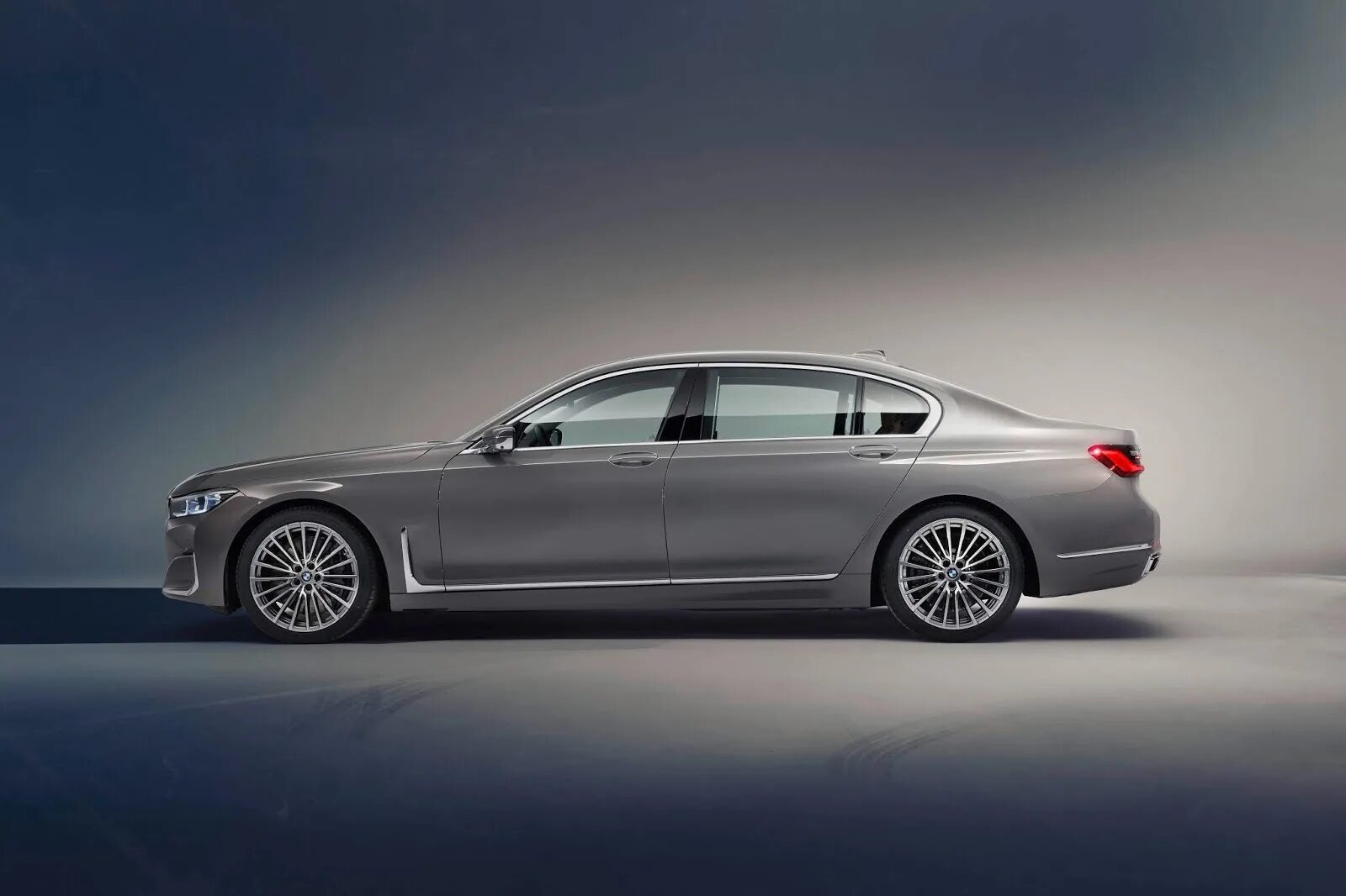 Bmw 7 series. БМВ 750 Лонг 2019. BMW 750 XDRIVE. BMW 7 g12 long. БМВ 7 Лонг 2021.