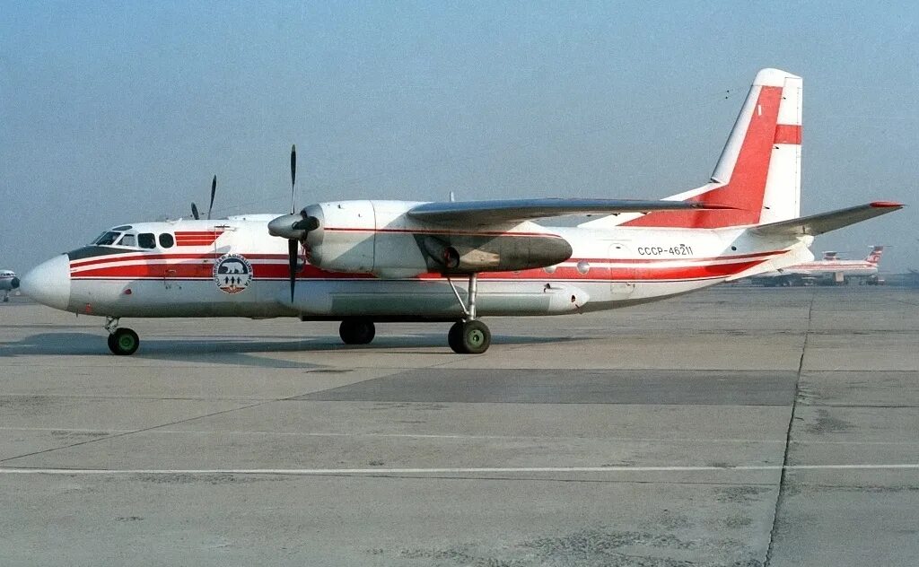 Самолет АН-24 СССР. АН-24 пассажирский самолёт. АН-24лр Торос. АН-24 Аэрофлот СССР. А4 24 самолет