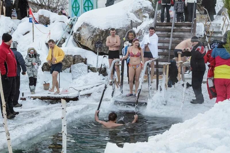 Каменск-уральский старый каменск моржи. Липецкие моржи. Моржихи липецка. Сергей зеленецкий моржевание. Моржи омск.