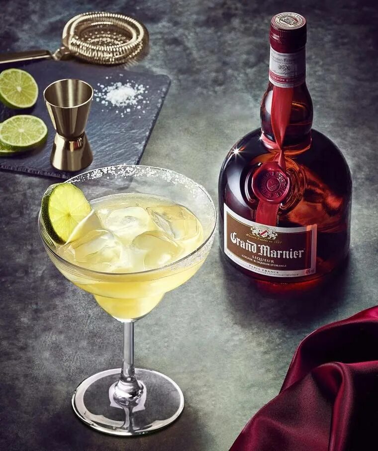 Grand cocktail. Ликёр Гранд Марнье. Французский ликер Гранд Марнье. Апельсиновый ликер Гранд Марнье. Ликер Grand Marnier cordon rouge.