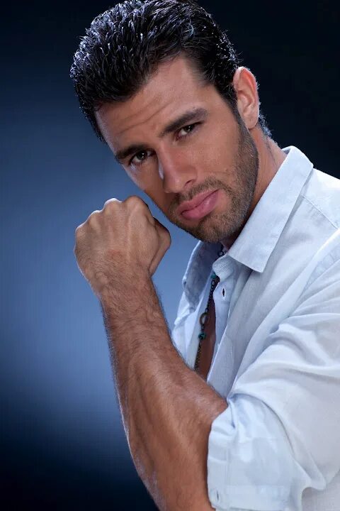 Кристиан де ла кампа. Кристиан де. Кристиан де ла фуэнте гонщик. Кристиан карабиас. Кристиан карабиас.