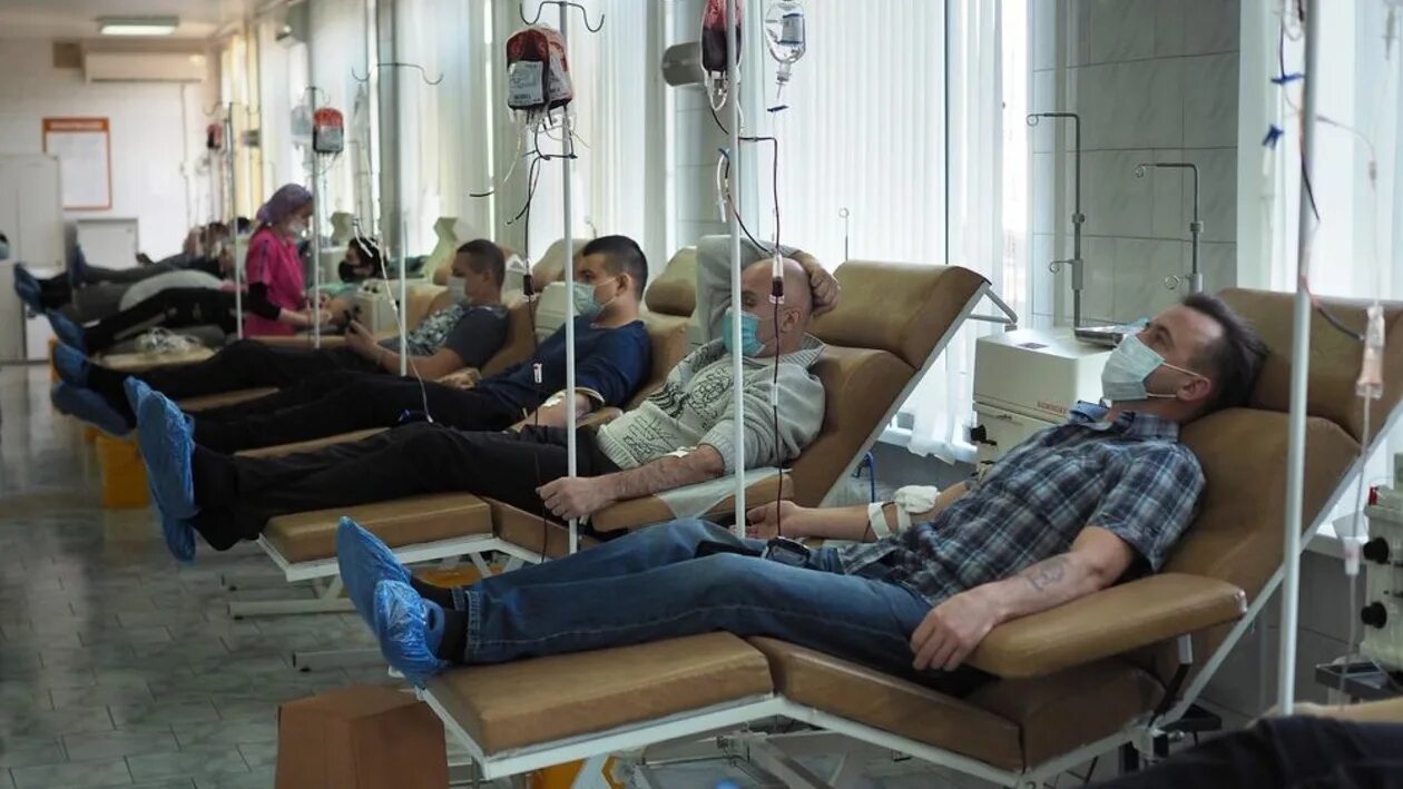 Станция переливания крови Воронеж. Станция переливания крови Губкин. Кресло для переливания крови. Донорский зал.