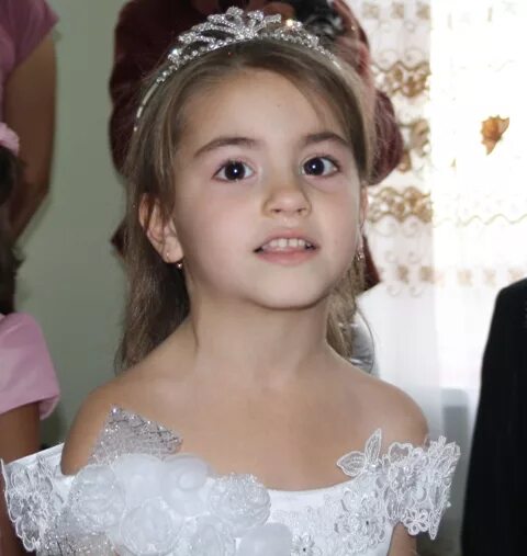 Ребенок осетин. Дети грузины. Осетинские дети. Дочь президента Осетии. Девочка ребенок осетинка.