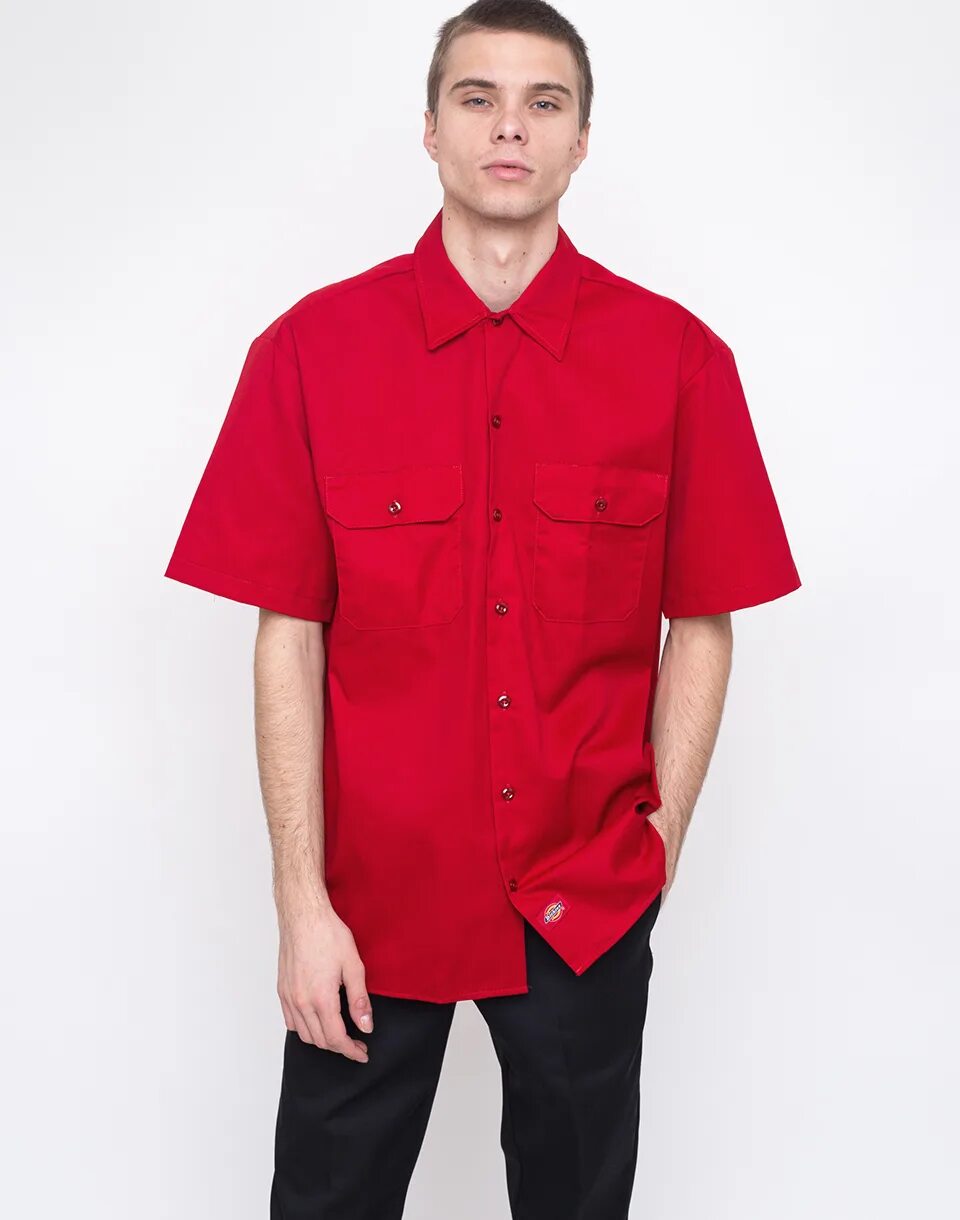 Как по английски будет рубашка. Dickies рубашка красная 1922. Рубашка Dickies красная. Английская рубашка. Рубашка Дикис с коротким рукавом.