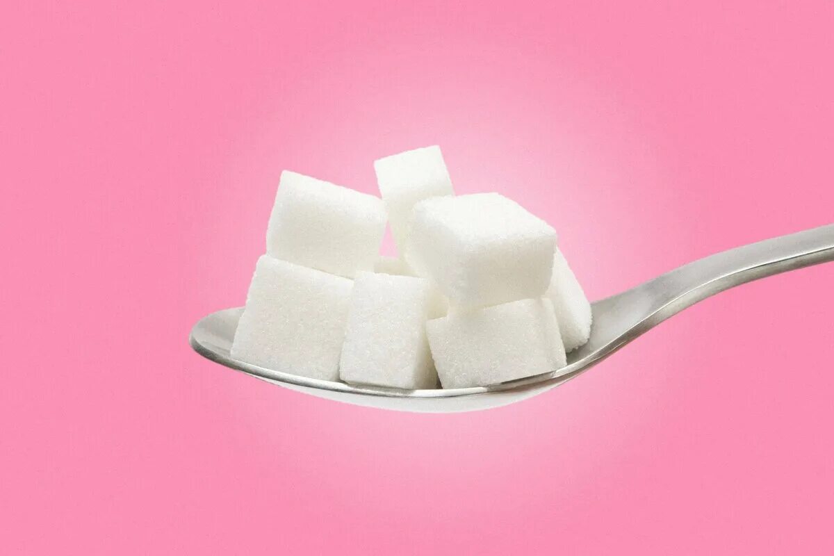 Сахар в кубиках. Сахар рафинад вектор. Сахарная оберка. Белая одноразовая ложка с горкой сахара.