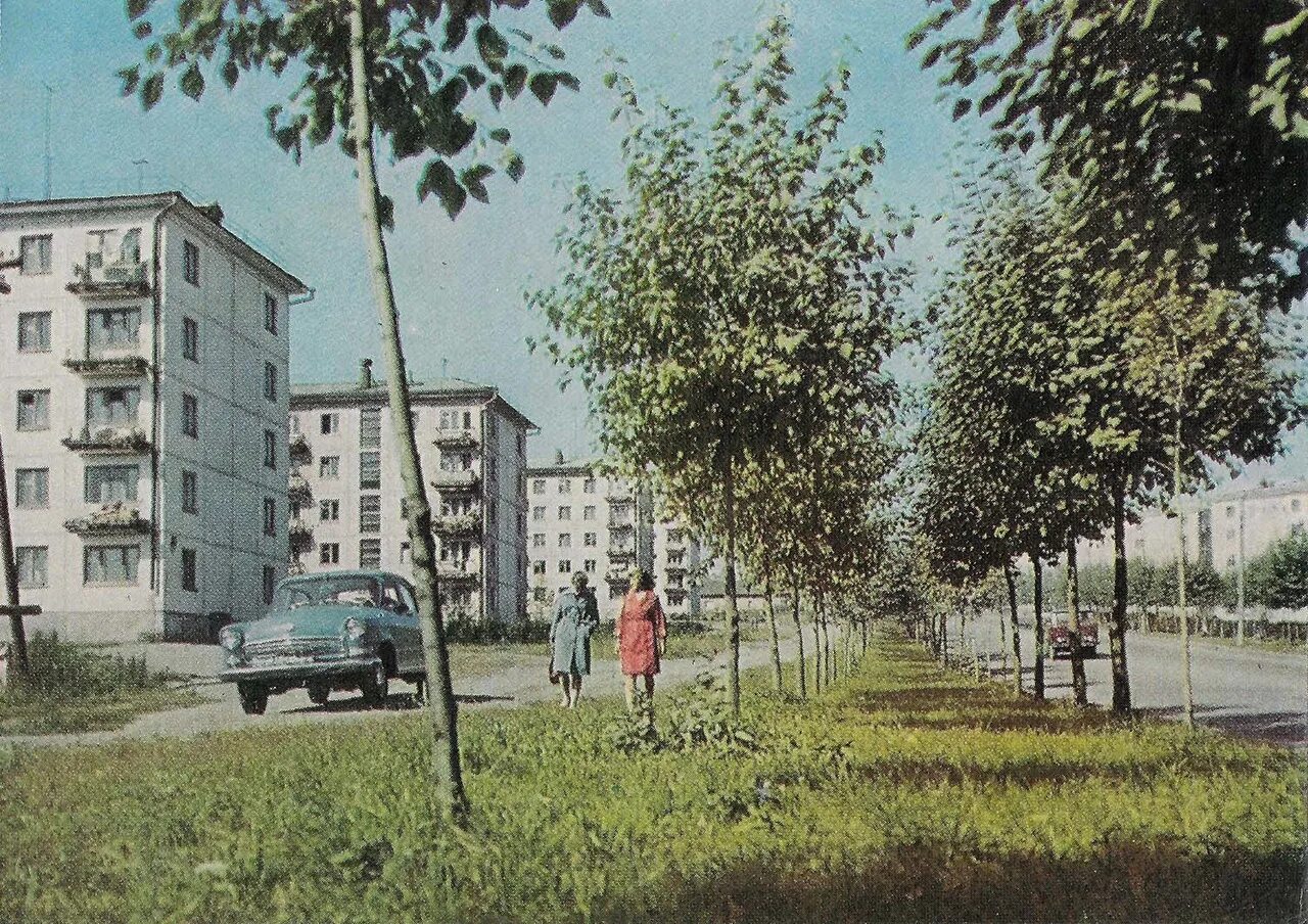 Проект ясенево 1975. Иркутск лисиха 1960. Старые фото сумгаита 45 квартал. Фото пскова 1967 года. Генерала острякова здание архива.