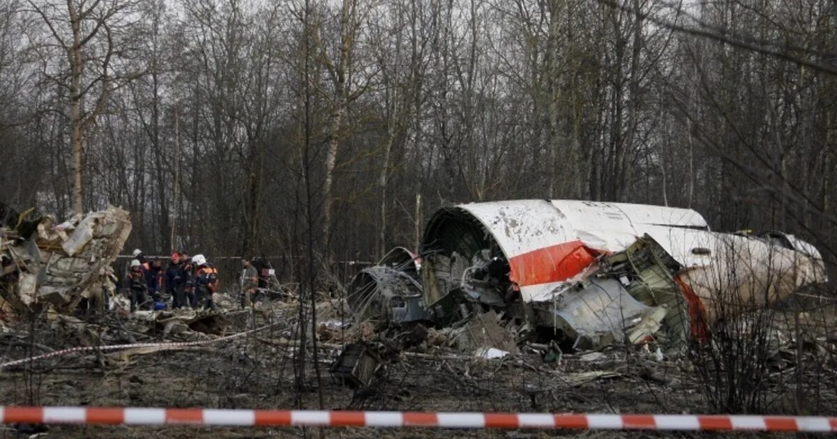 Смоленске авиакатастрофа. Крушение ту-154 под Смоленском. Катастрофа ту-154 в Смоленске. Катастрофа под Смоленском 2010.