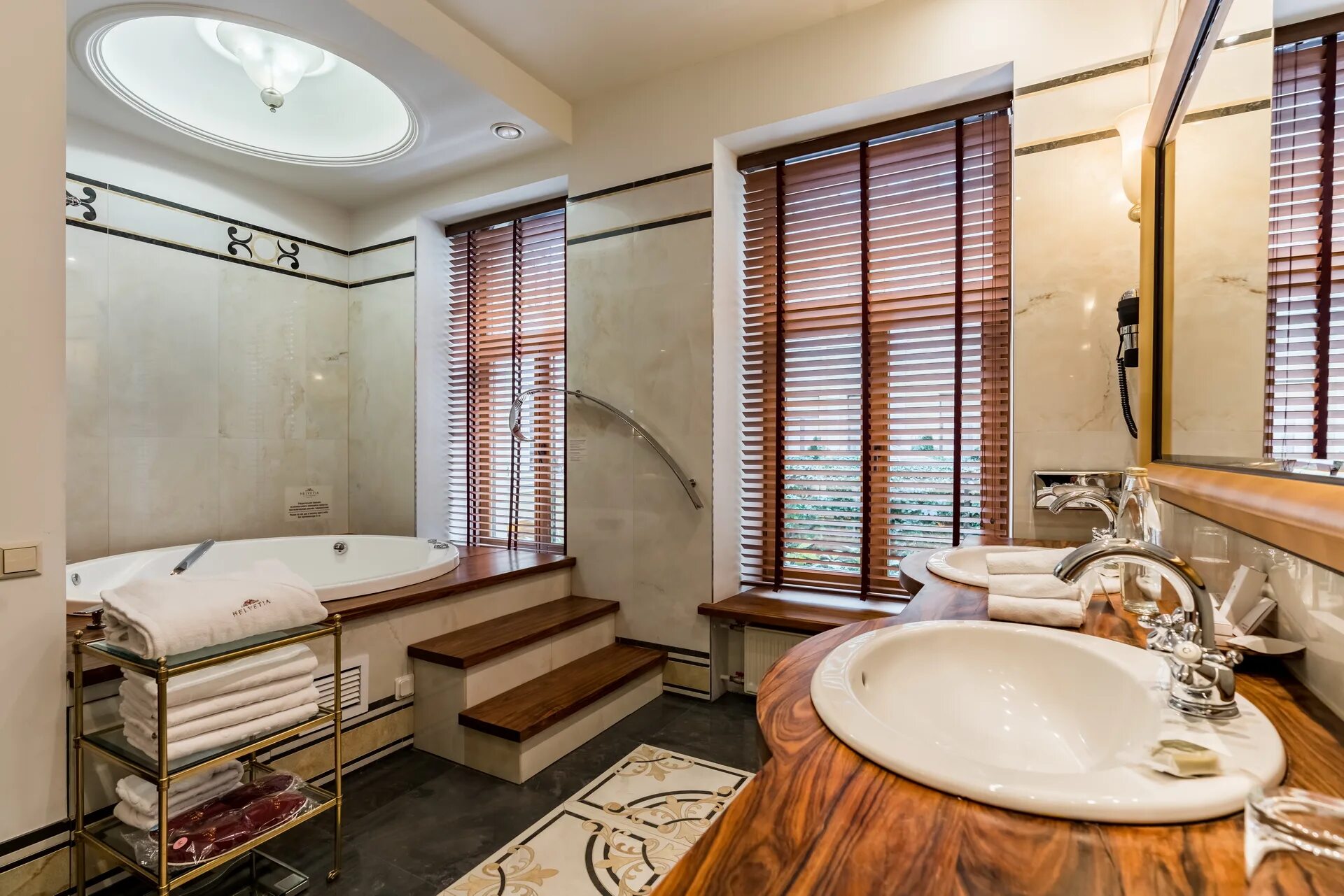 студия с джакузи. алекс отель апраксин переулок 20. отель люкс санкт-петербург с джакузи. номер с джакузи. гельвеция отель санкт-петербург.