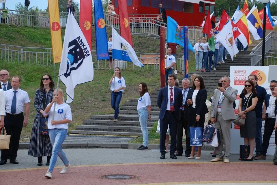 Международный форум древних городов рязань. Международный форум древних городов рязань. Форум рязань. Форумы города рязани. Форум древнейших городов фото 2018 г награждение на лыбедском бульваре.