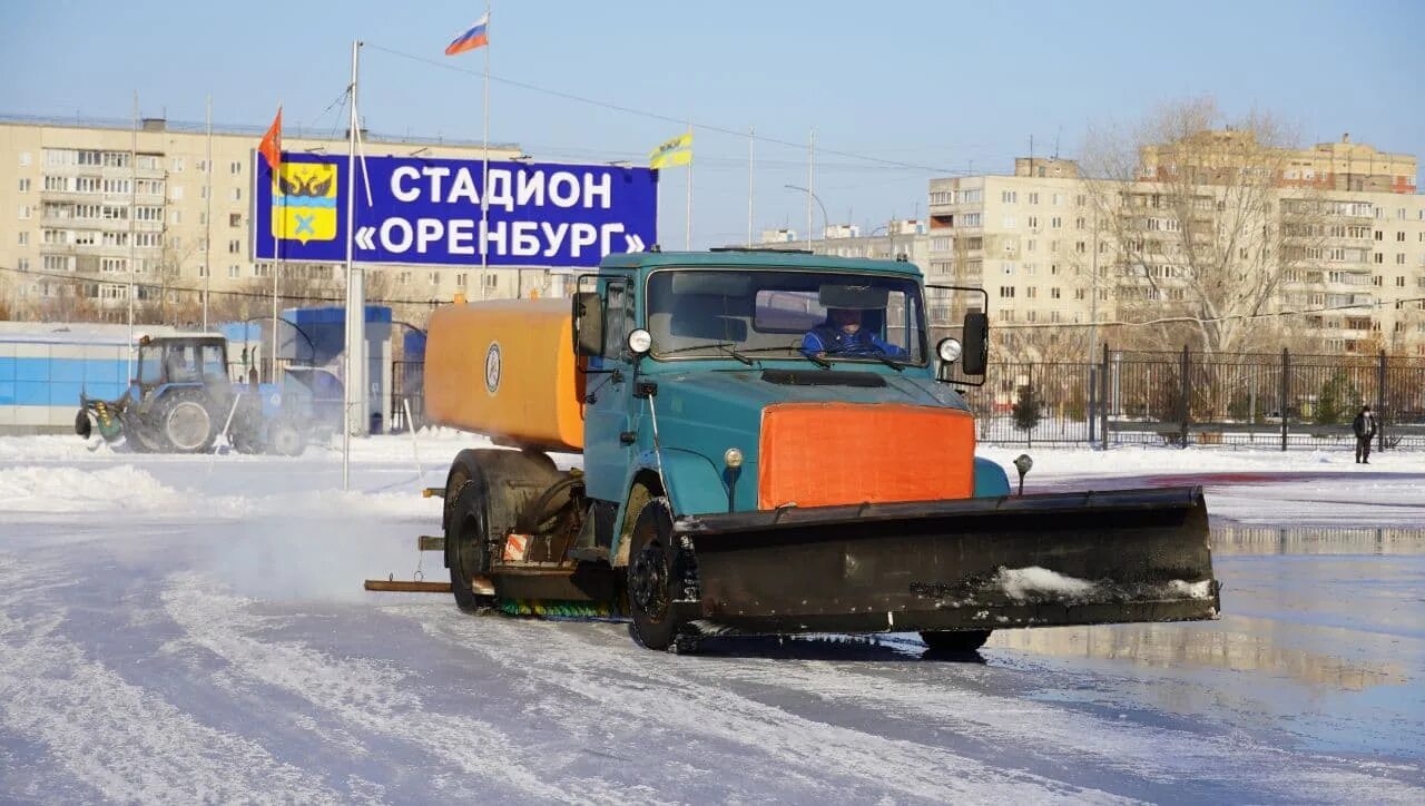 Катки оренбурга цены. Стадион Оренбург каток. Каток Оренбуржье Оренбург. Альянс Оренбург каток. Каток Оренбург открытый.