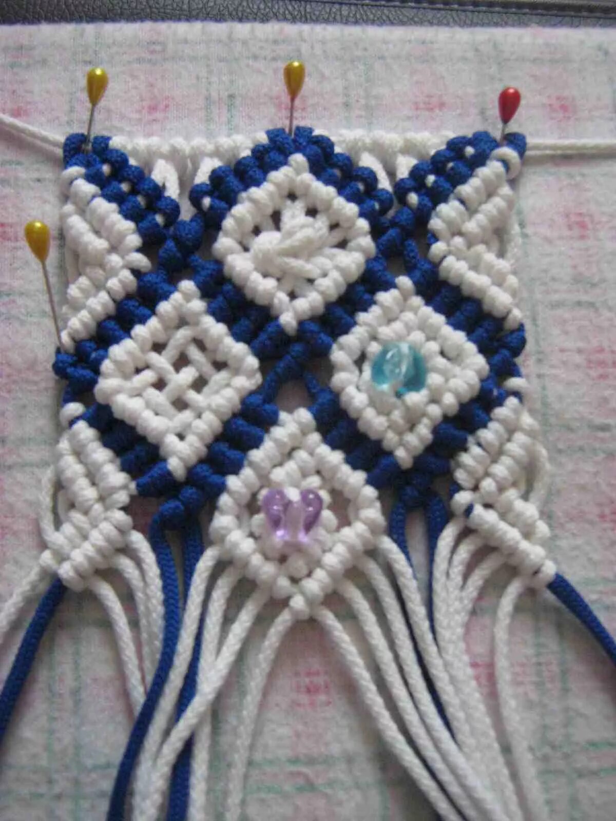 Поделки макраме для начинающих схемы плетения. Узел капуцин макраме. Макраме. Макраме для начинающих украшения. Рукоделие макраме.