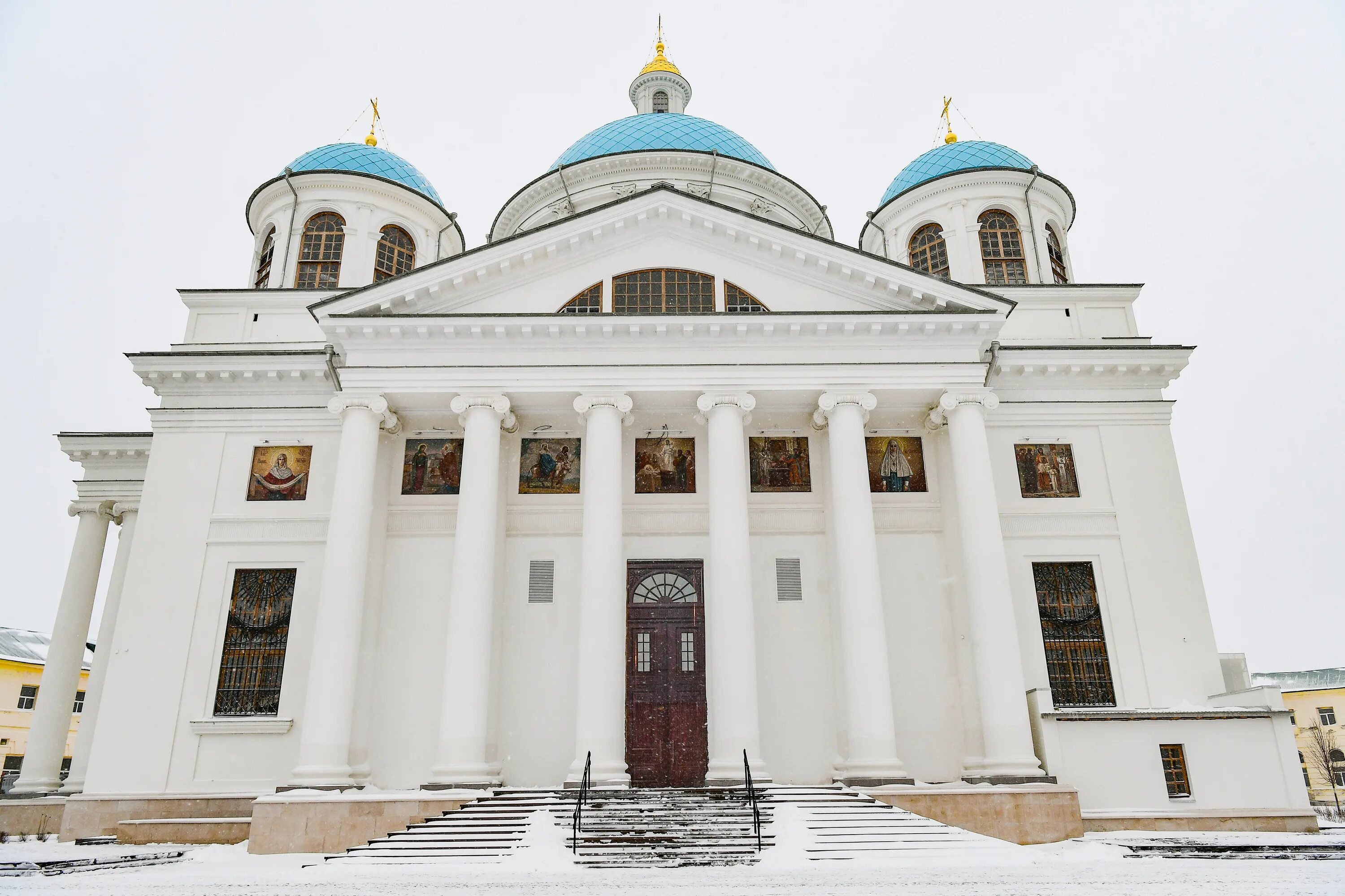 Казань монастырь казанской божьей матери. Собор казанской иконы божией матери богородицкого монастыря в казани. Собор казанской иконы божией матери богородицкого монастыря в казани. Алават казанский. Новый храм казанской божией матери в казани.